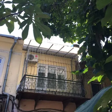 в центре, екатериненская 75 * Odessa